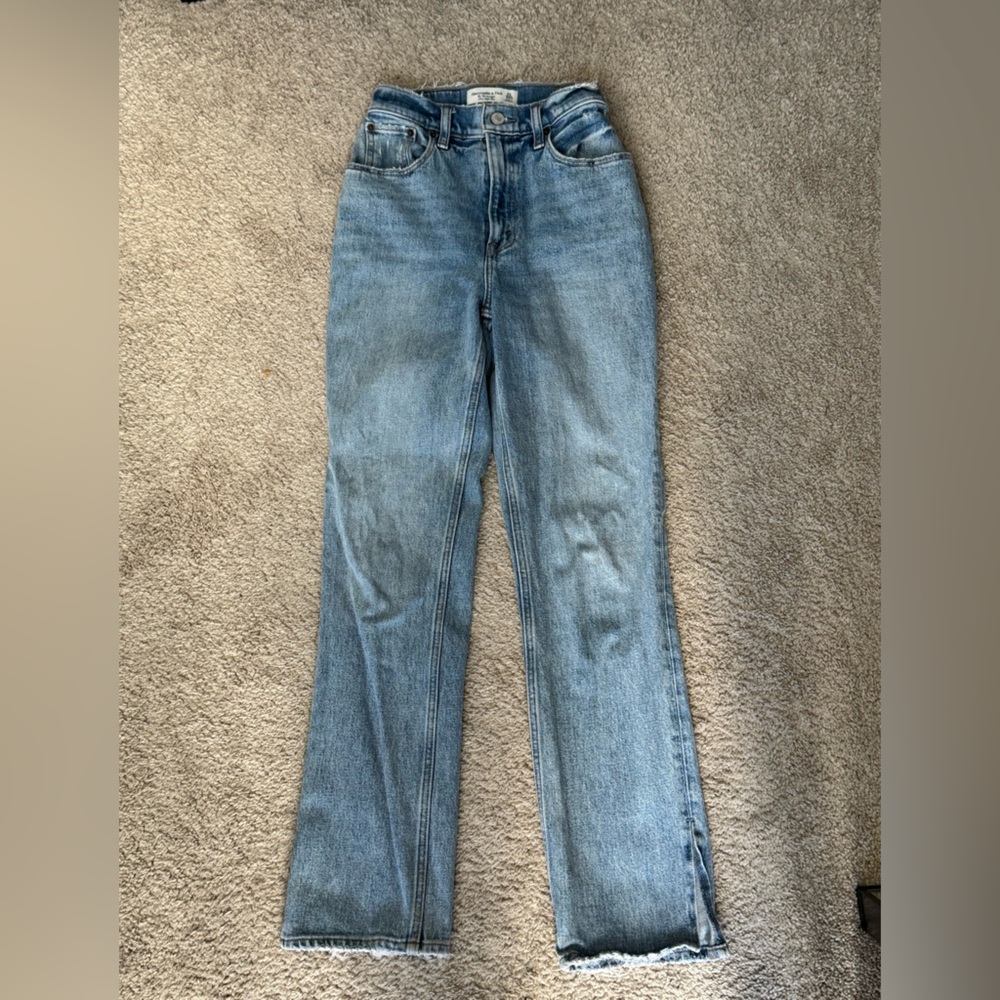Abercrombie & Fitch 90s Straight Ultra High Rise Jeans 23S